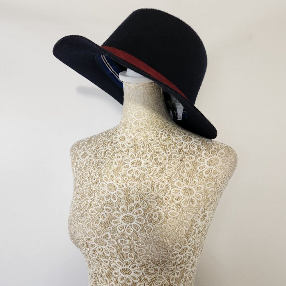 Gap NWOT Women Size S/M-P/M Navy Blue Pinched Crown 100% Soft Wool Fedora Hat